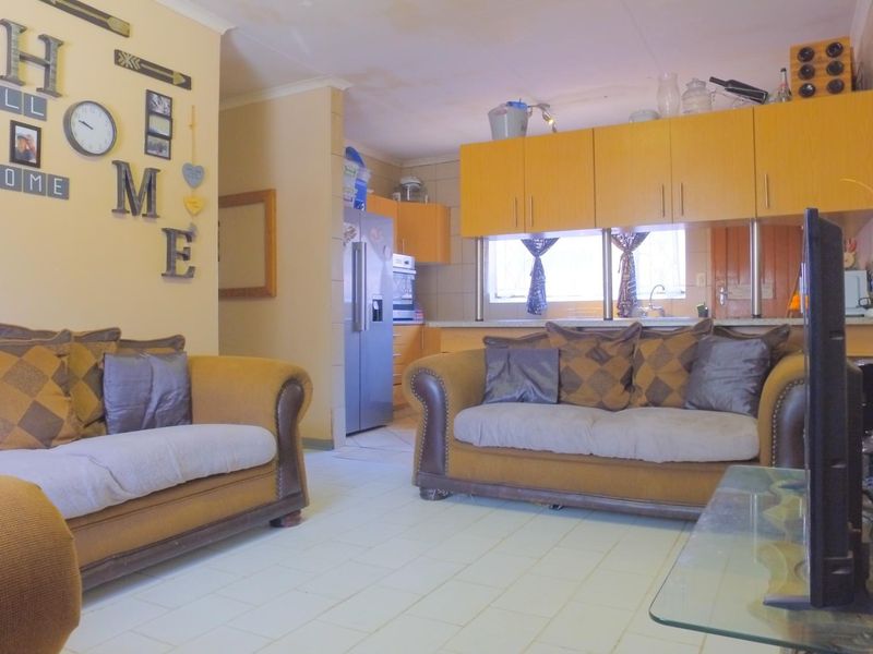 House For Sale In Rustenburg - Photo 2