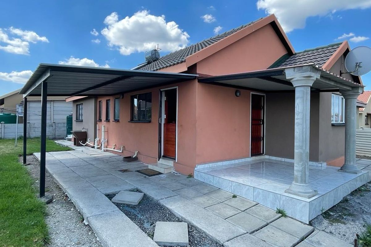 House For Sale In Rustenburg - Photo 2