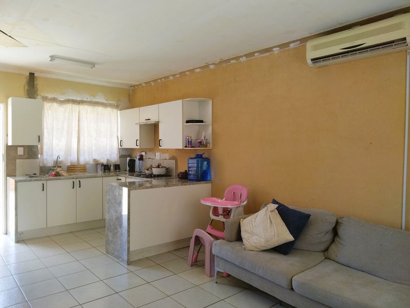 Townhouse For Sale In Rustenburg - Photo 6