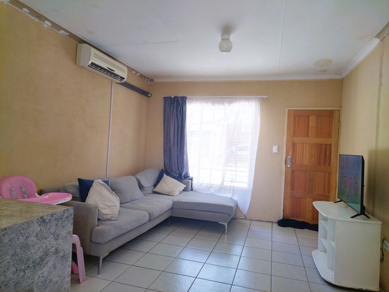 Townhouse For Sale In Rustenburg - Photo 5