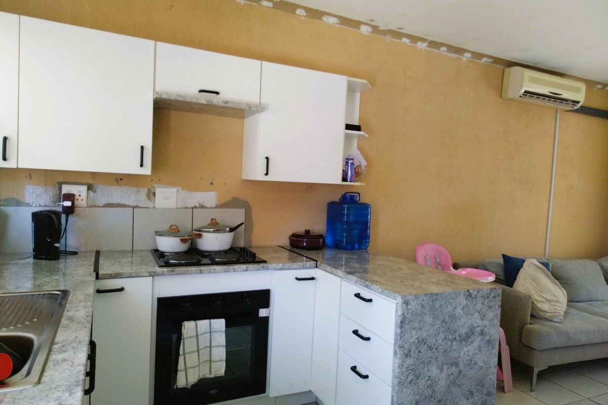 Townhouse For Sale In Rustenburg - Photo 2