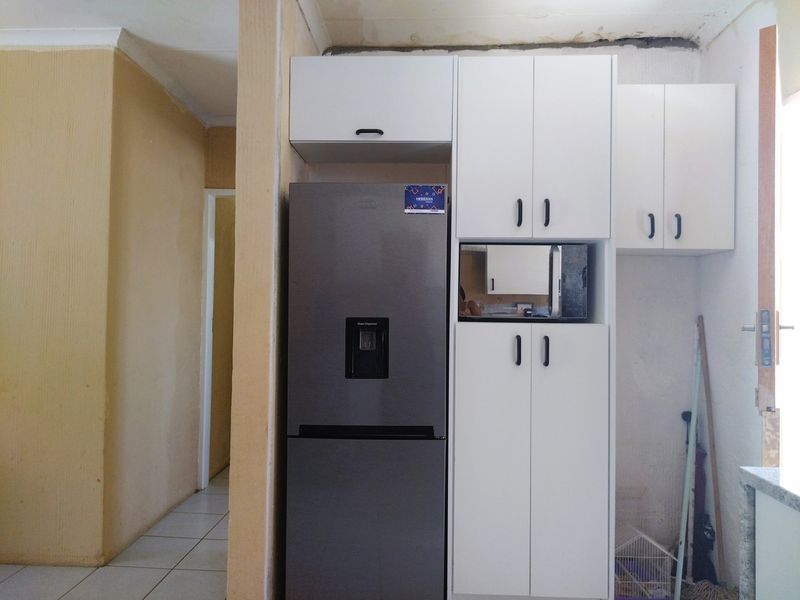 Townhouse For Sale In Rustenburg - Photo 4