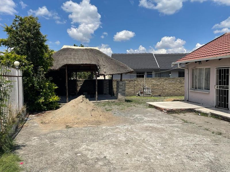 House For Sale In Rustenburg - Photo 10