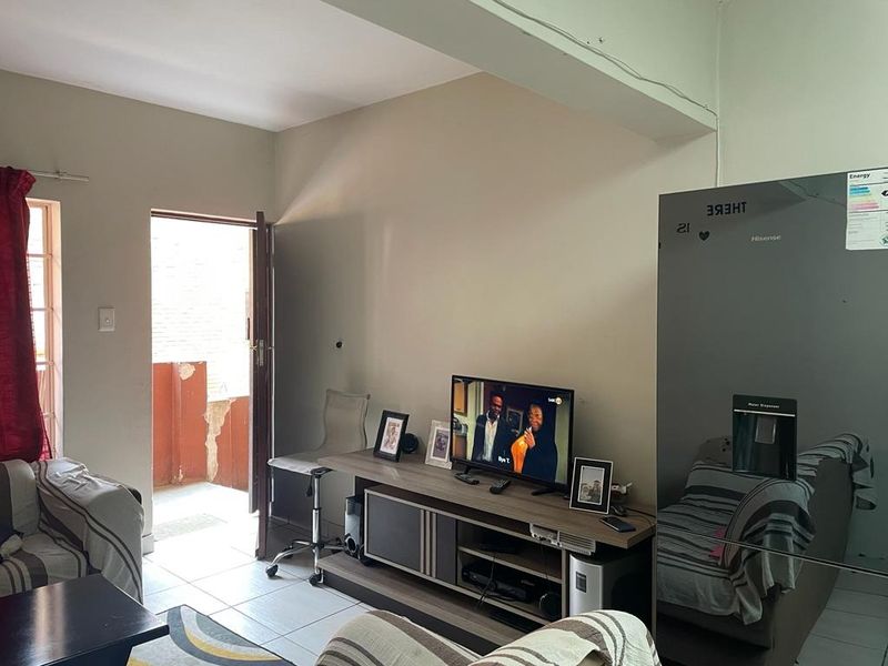 Apartment For Sale In Rustenburg - Photo 5