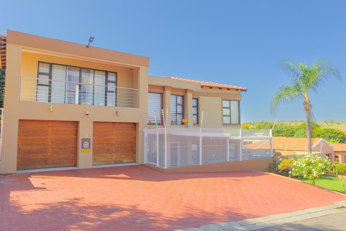 House For Sale In Rustenburg - Photo 2