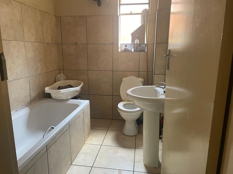 Apartment For Sale In Rustenburg - Photo 9