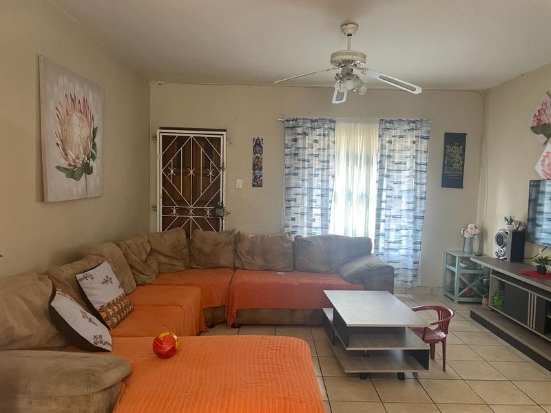 Apartment For Sale In Rustenburg - Photo 8