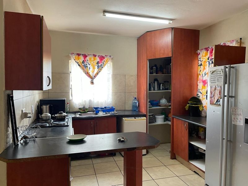 Apartment For Sale In Rustenburg - Photo 7