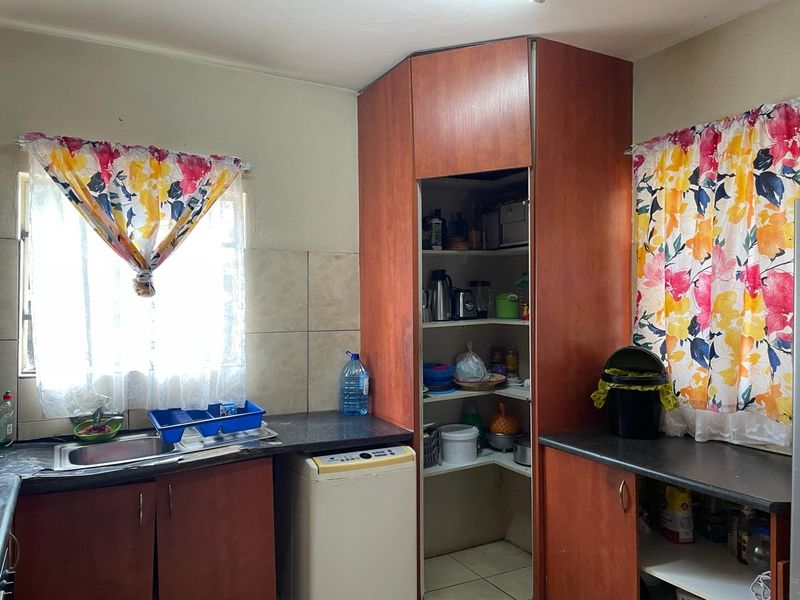 Apartment For Sale In Rustenburg - Photo 6
