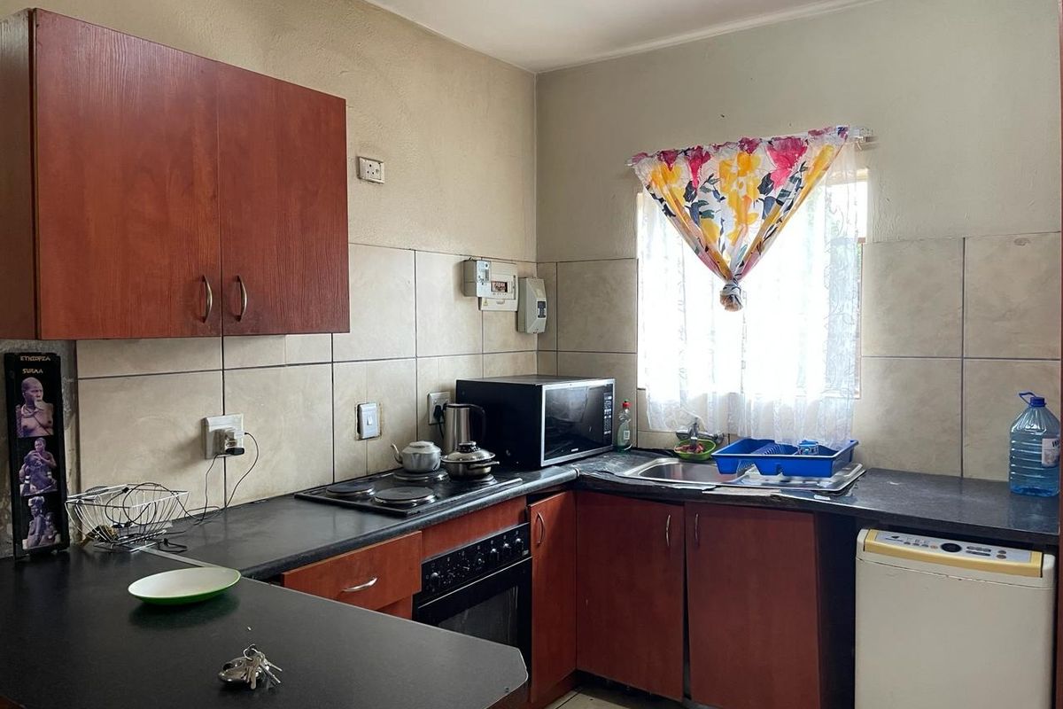 Apartment For Sale In Rustenburg - Photo 5