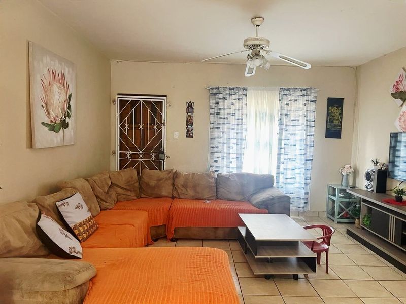 Apartment For Sale In Rustenburg - Photo 6