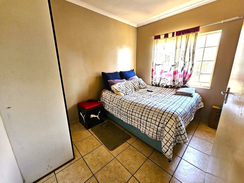 Apartment For Sale In Rustenburg - Photo 10