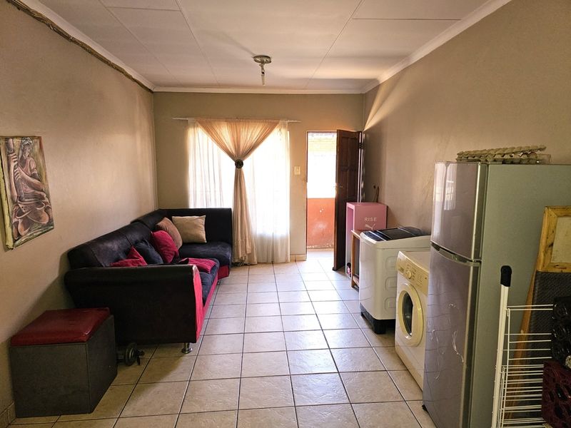 Apartment For Sale In Rustenburg - Photo 3