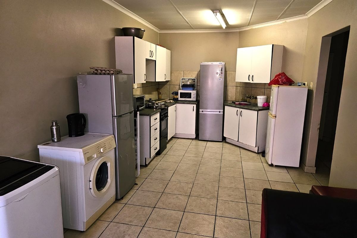 Apartment For Sale In Rustenburg - Photo 2