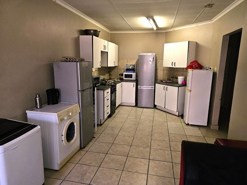 Apartment For Sale In Rustenburg - Photo 2