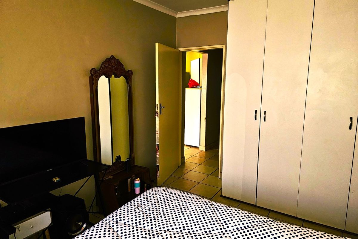 Apartment For Sale In Rustenburg - Photo 5