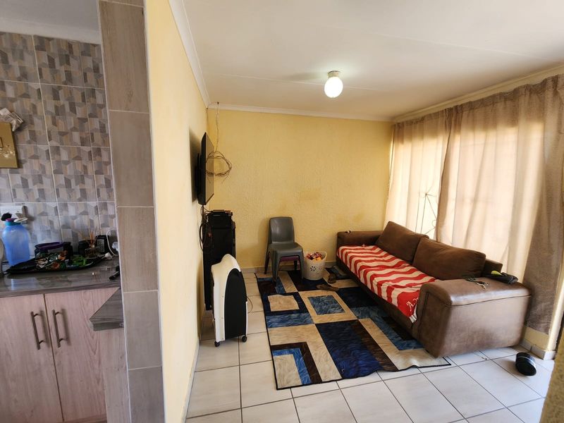 Apartment For Sale In Rustenburg - Photo 6