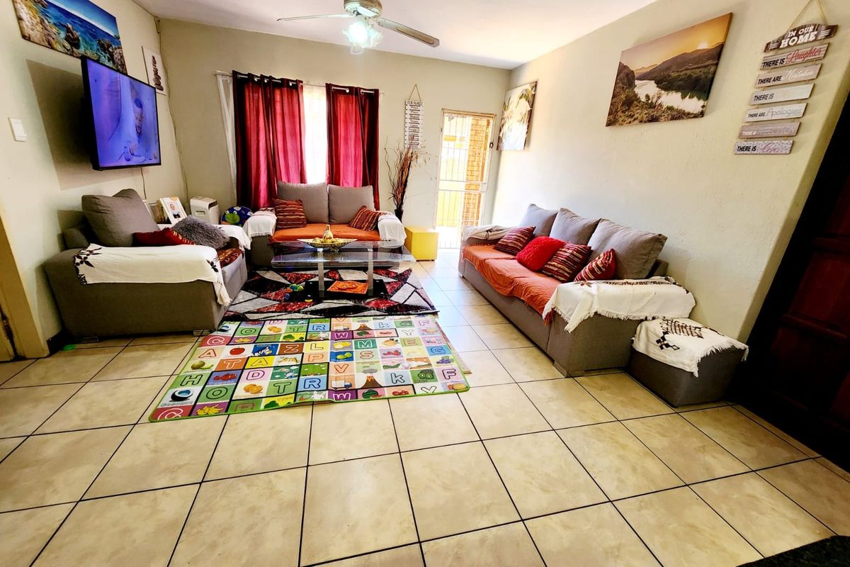 Apartment For Sale In Rustenburg - Photo 5