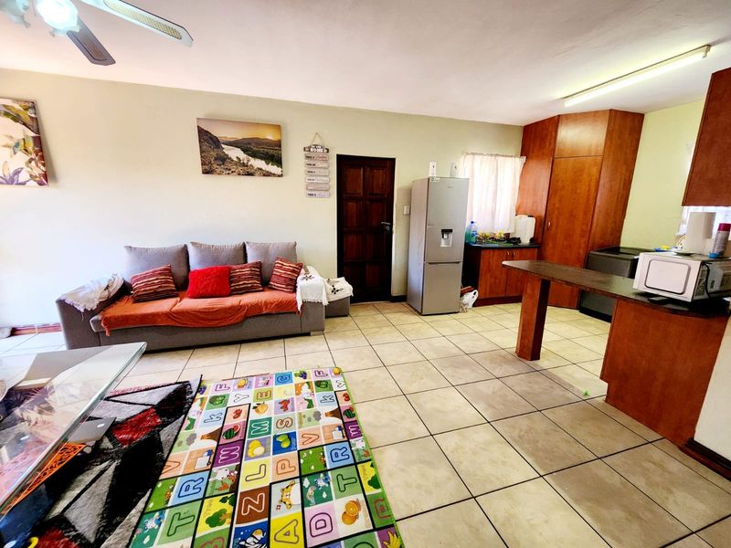 Apartment For Sale In Rustenburg - Photo 4