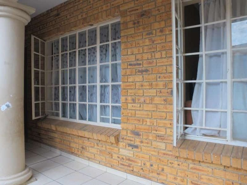 Apartment For Sale In Rustenburg - Photo 4