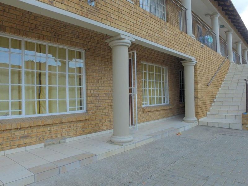 Apartment For Sale In Rustenburg - Photo 3