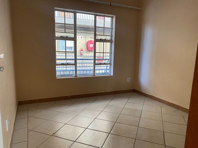 Apartment For Sale In Rustenburg - Photo 6