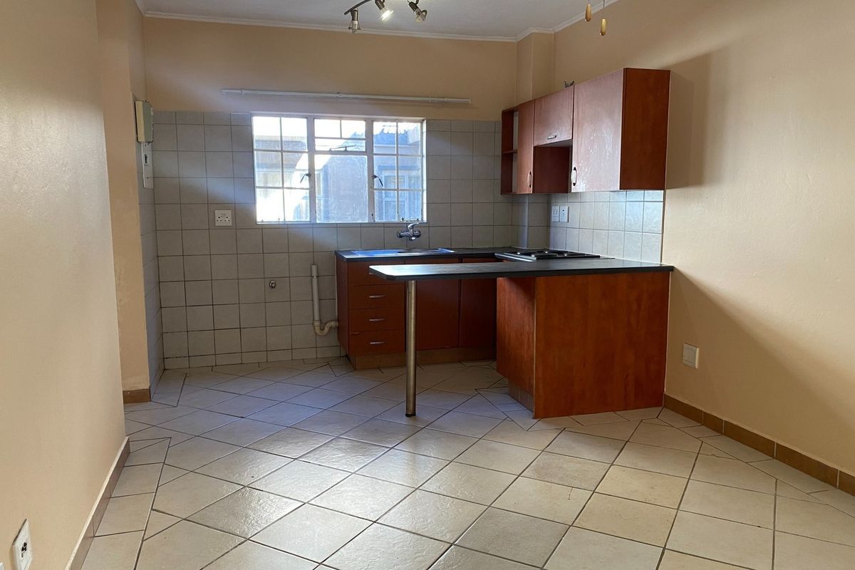 Apartment For Sale In Rustenburg - Photo 2