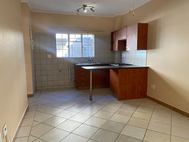 Apartment For Sale In Rustenburg - Photo 2