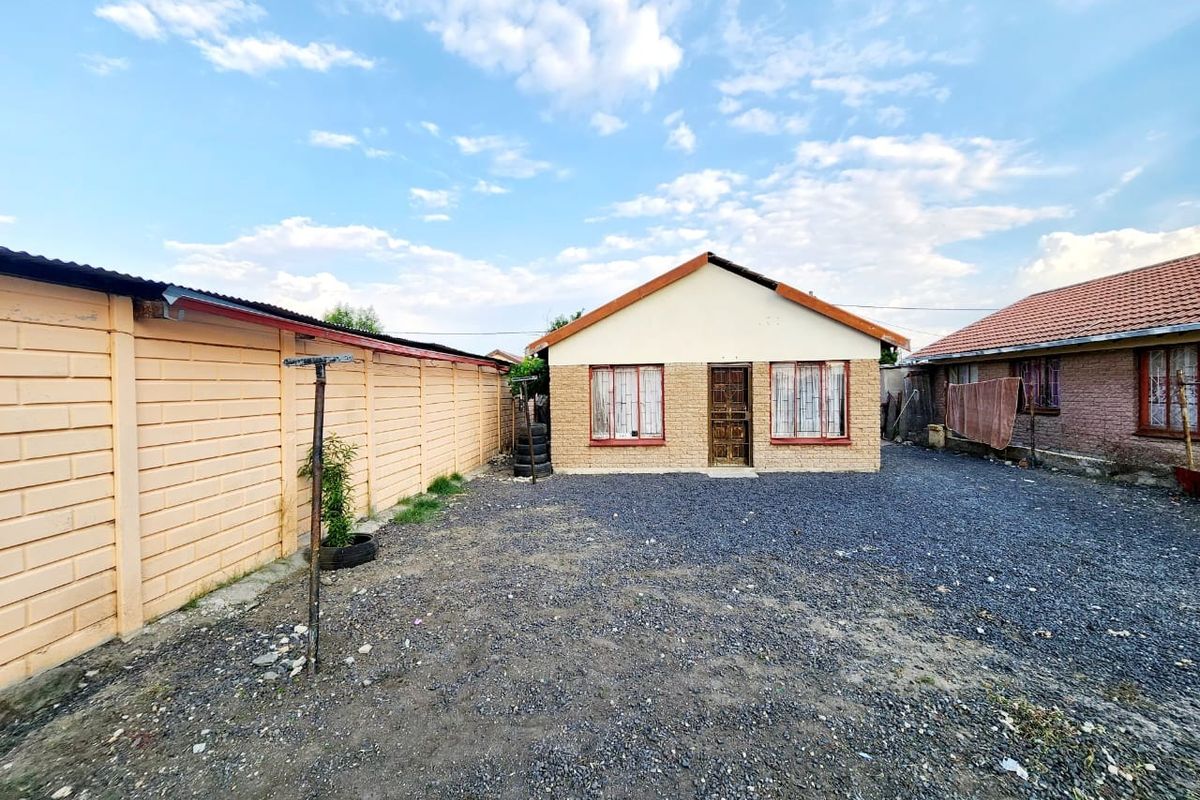 House For Sale In Rustenburg - Photo 2