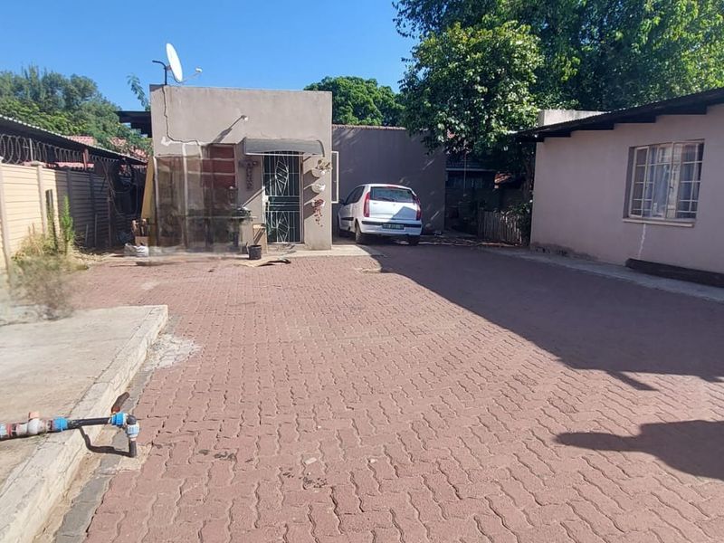 House For Sale In Rustenburg - Photo 3