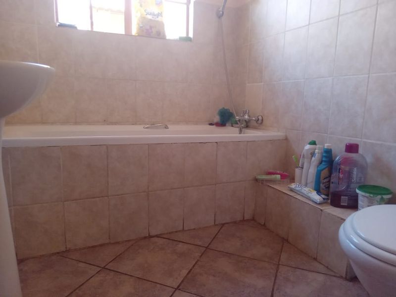 House For Sale In Northam - Photo 8