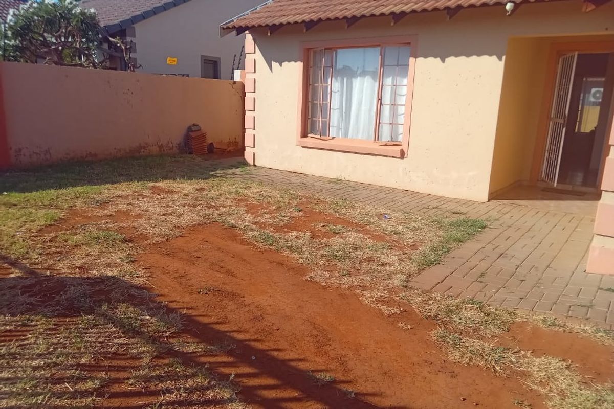 House For Sale In Northam - Photo 2