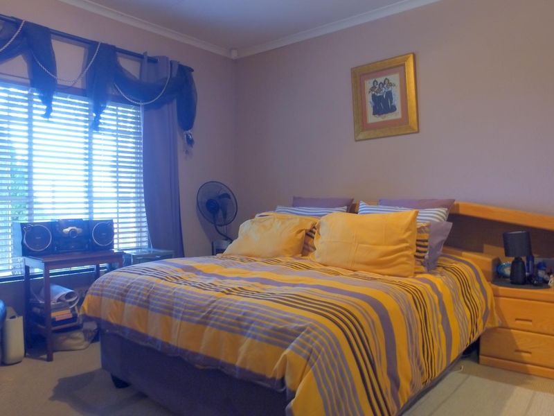 Townhouse For Sale In Rustenburg - Photo 10