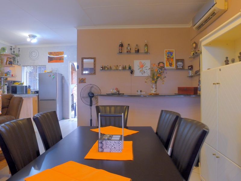 Townhouse For Sale In Rustenburg - Photo 7