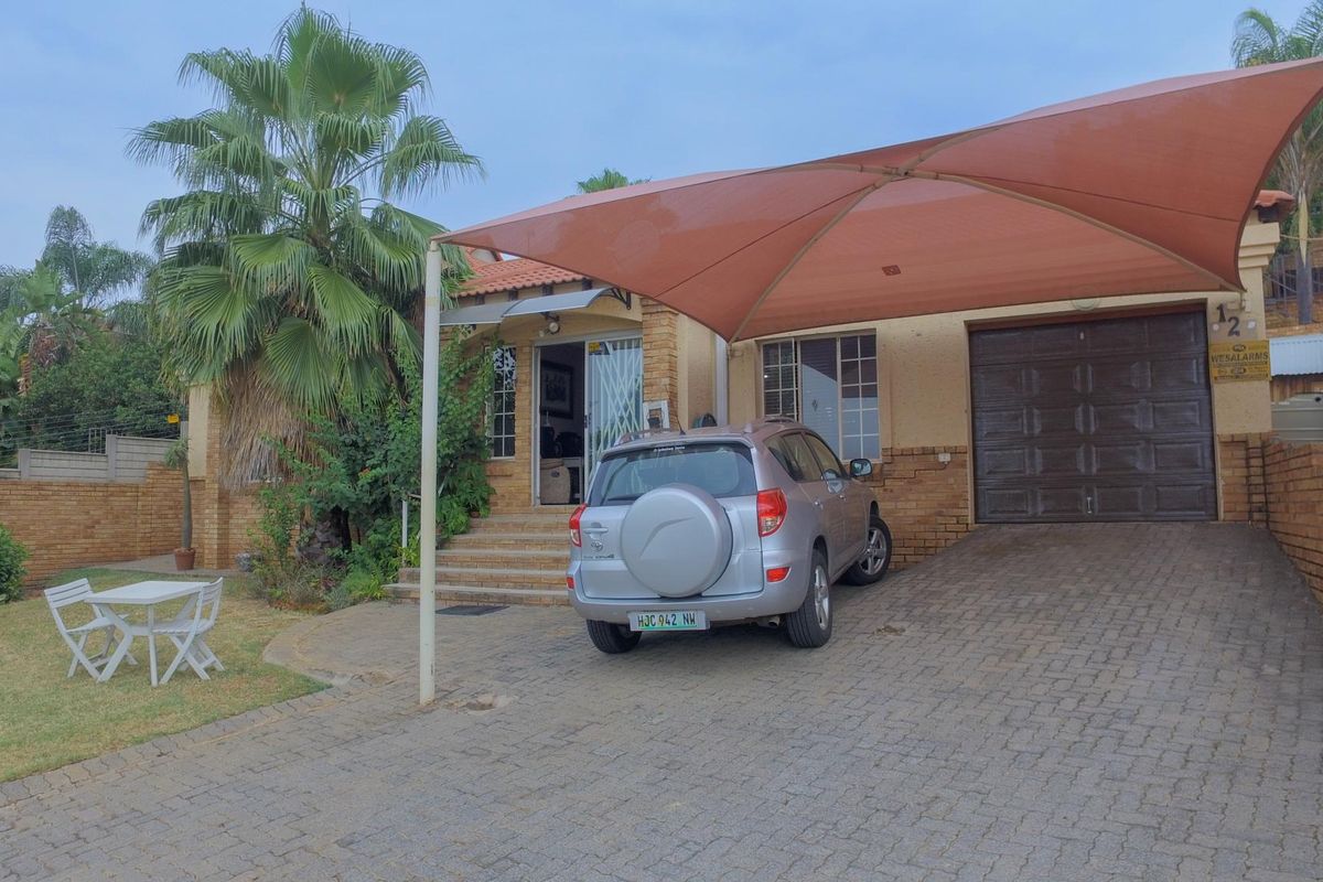 Townhouse For Sale In Rustenburg - Photo 3