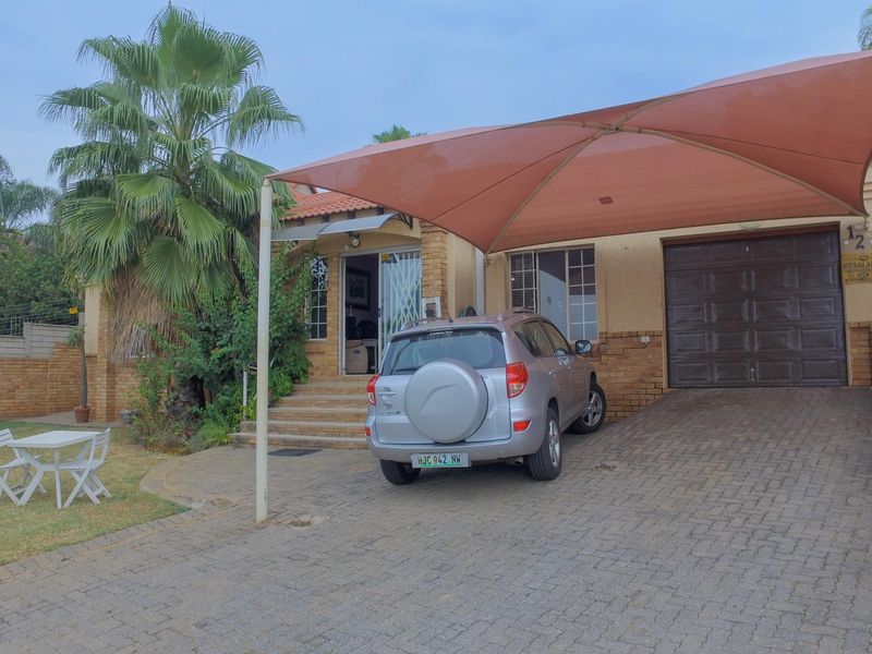 Townhouse For Sale In Rustenburg - Photo 3