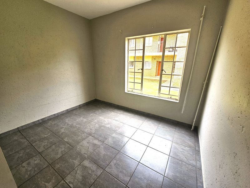 Apartment For Sale In Rustenburg - Photo 7