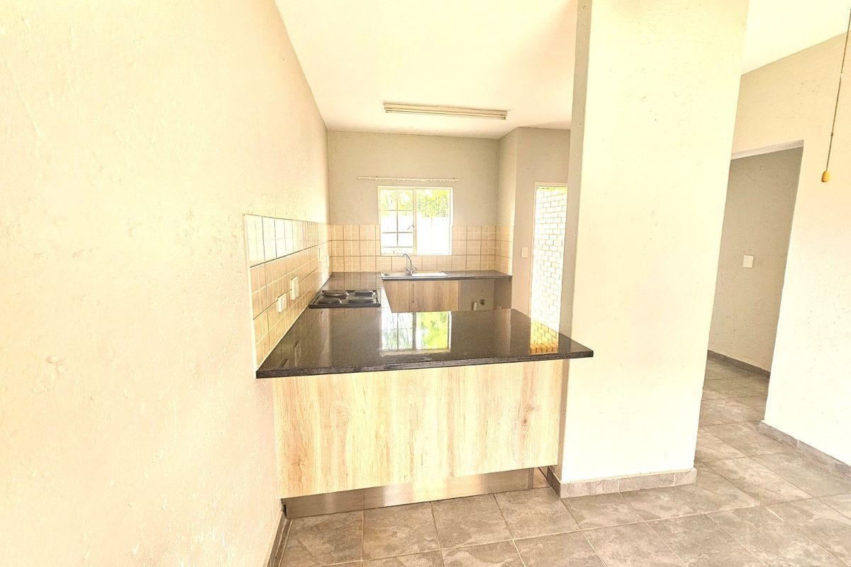 Apartment For Sale In Rustenburg - Photo 4