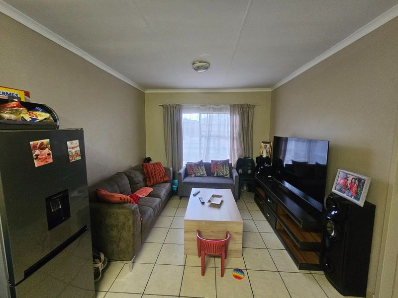 Apartment For Sale In Rustenburg - Photo 3