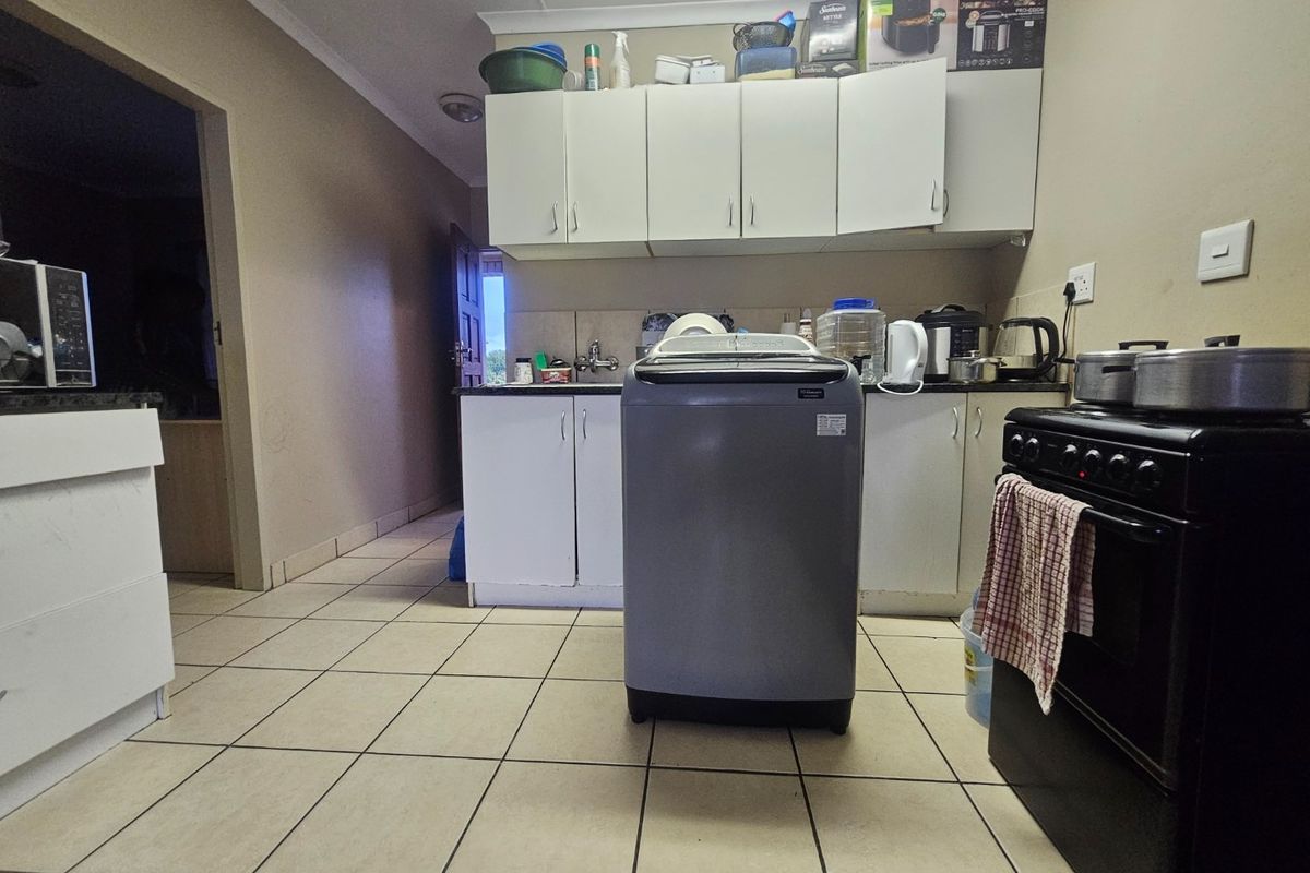 Apartment For Sale In Rustenburg - Photo 4