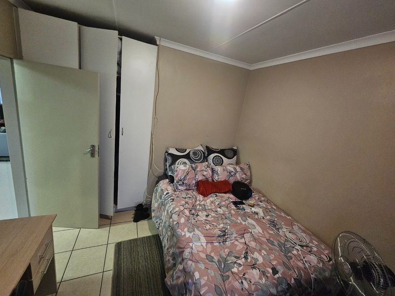 Apartment For Sale In Rustenburg - Photo 6