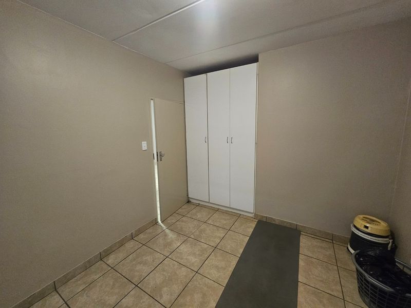 Apartment For Sale In Rustenburg - Photo 10
