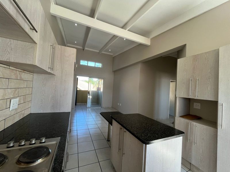 Stunning 2 bedroom residence in prestige Waterbuck Ridge Estate! - Photo 8