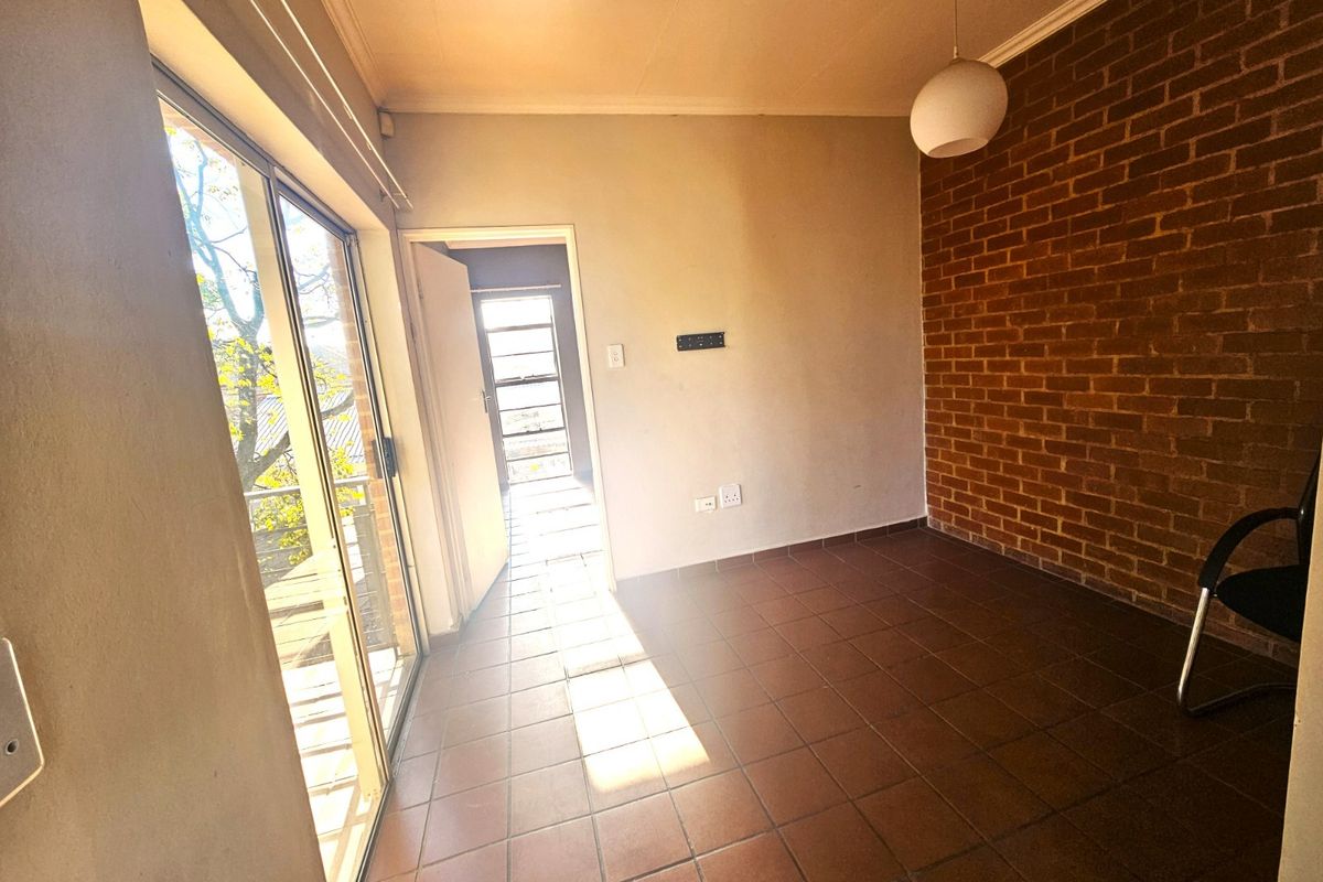 Apartment For Sale In Rustenburg - Photo 4