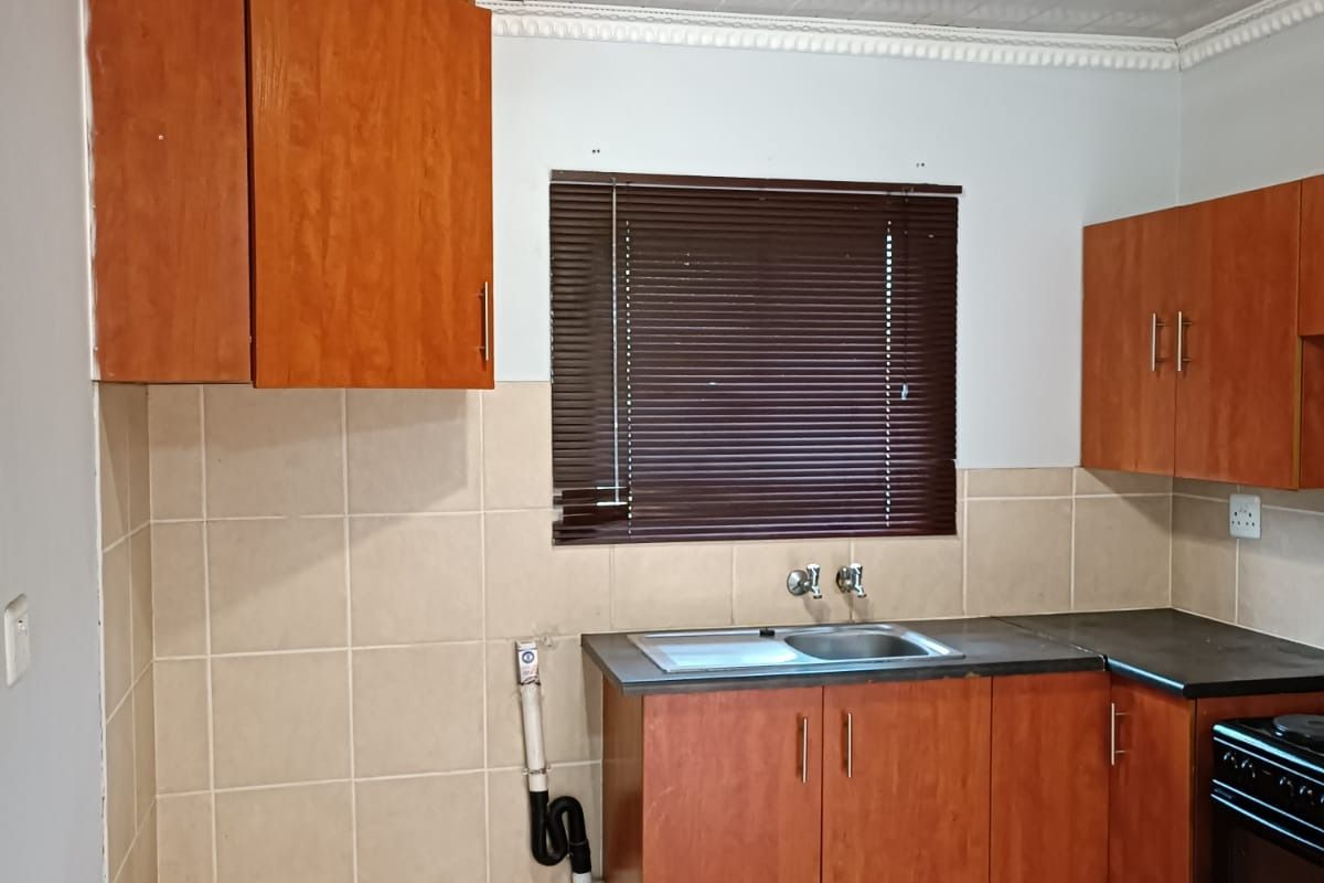 Apartment For Sale In Rustenburg - Photo 3
