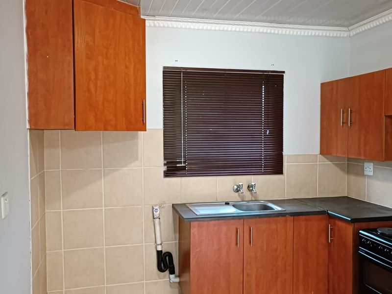 Apartment For Sale In Rustenburg - Photo 3