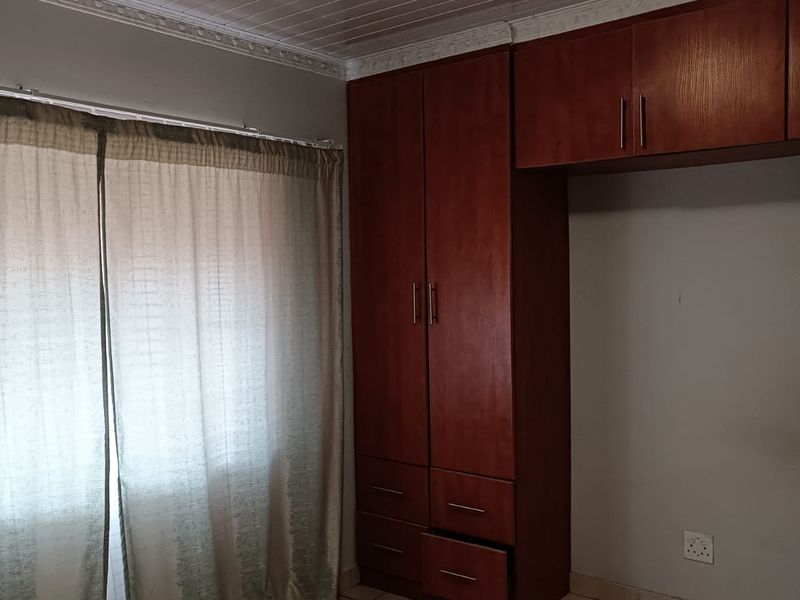 Apartment For Sale In Rustenburg - Photo 5