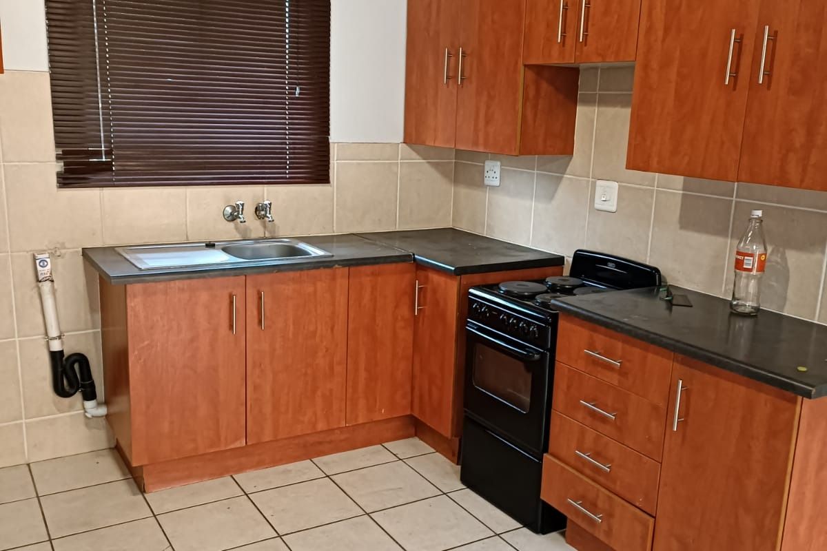 Apartment For Sale In Rustenburg - Photo 2