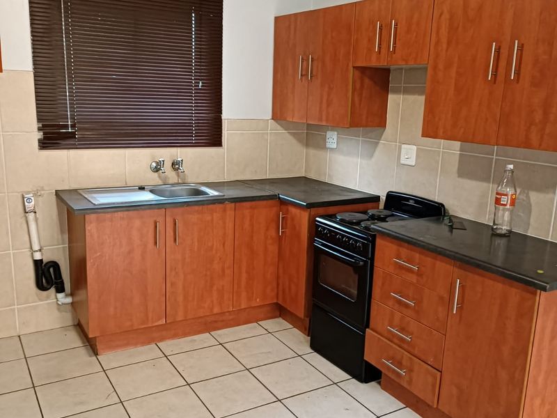 Apartment For Sale In Rustenburg - Photo 2