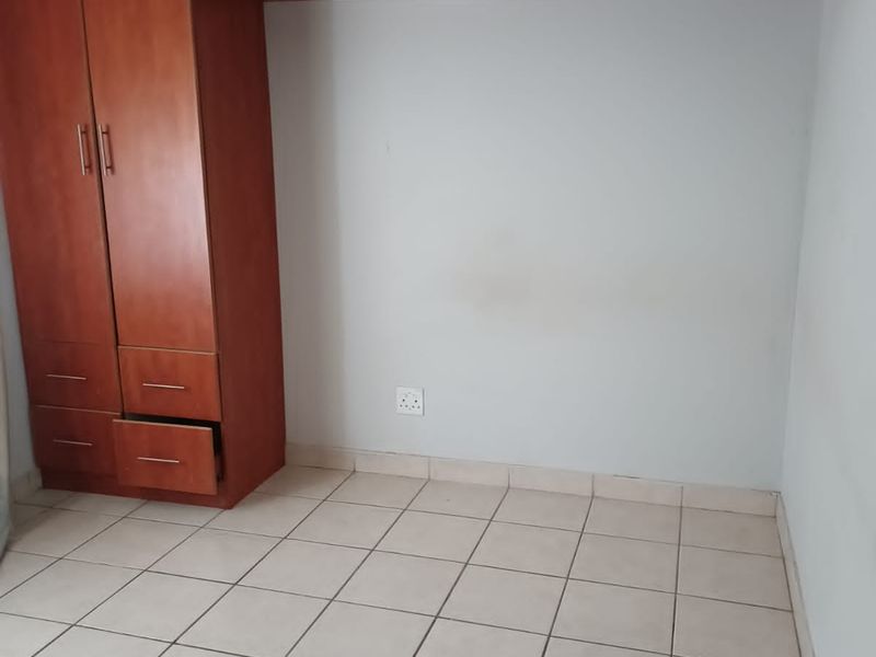 Apartment For Sale In Rustenburg - Photo 4